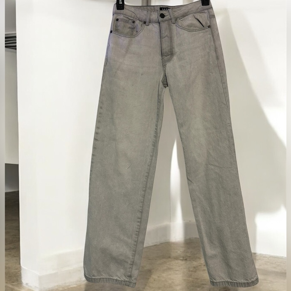 Men’s BoohooMan Gray relaxed/ baggy jeans.  Size 28